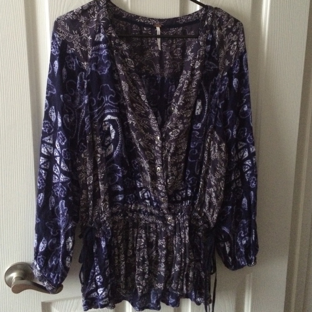 Blue long sleeve Free People tunic blouse